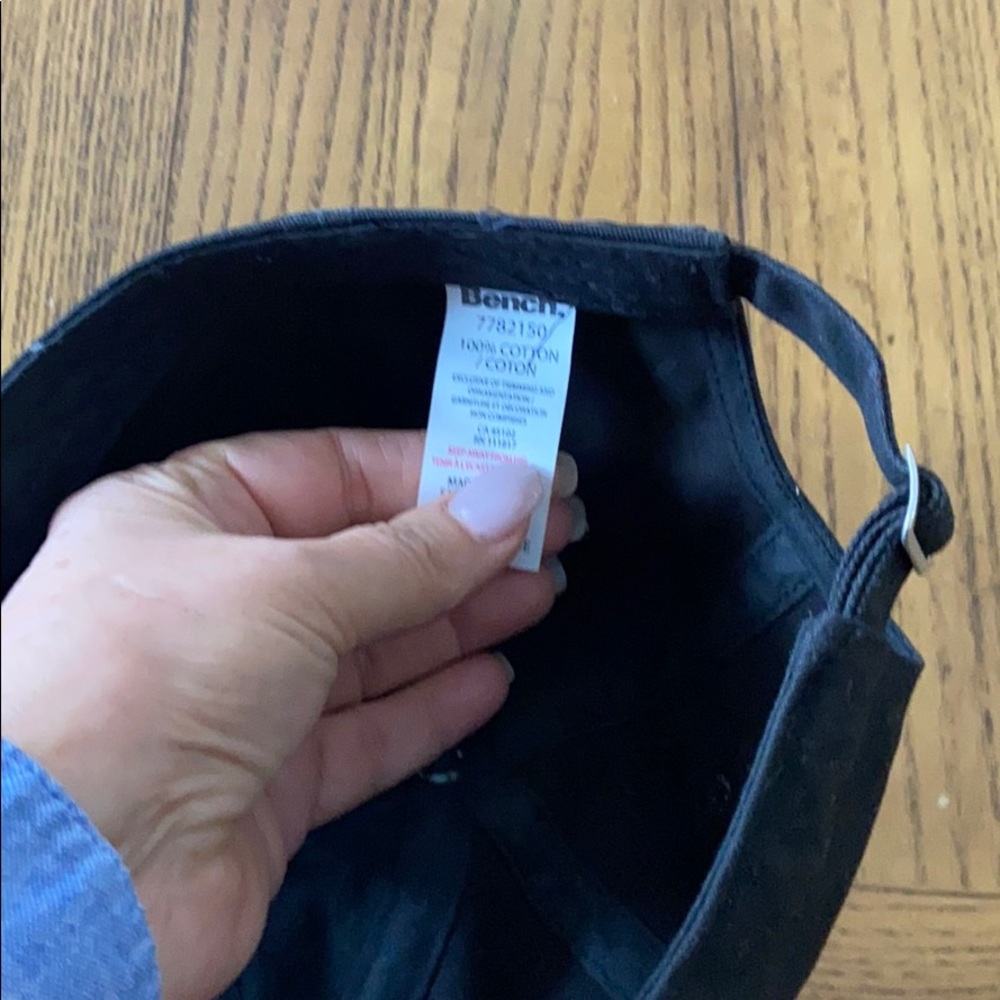 BENCH CAP - Picture 2 of 3